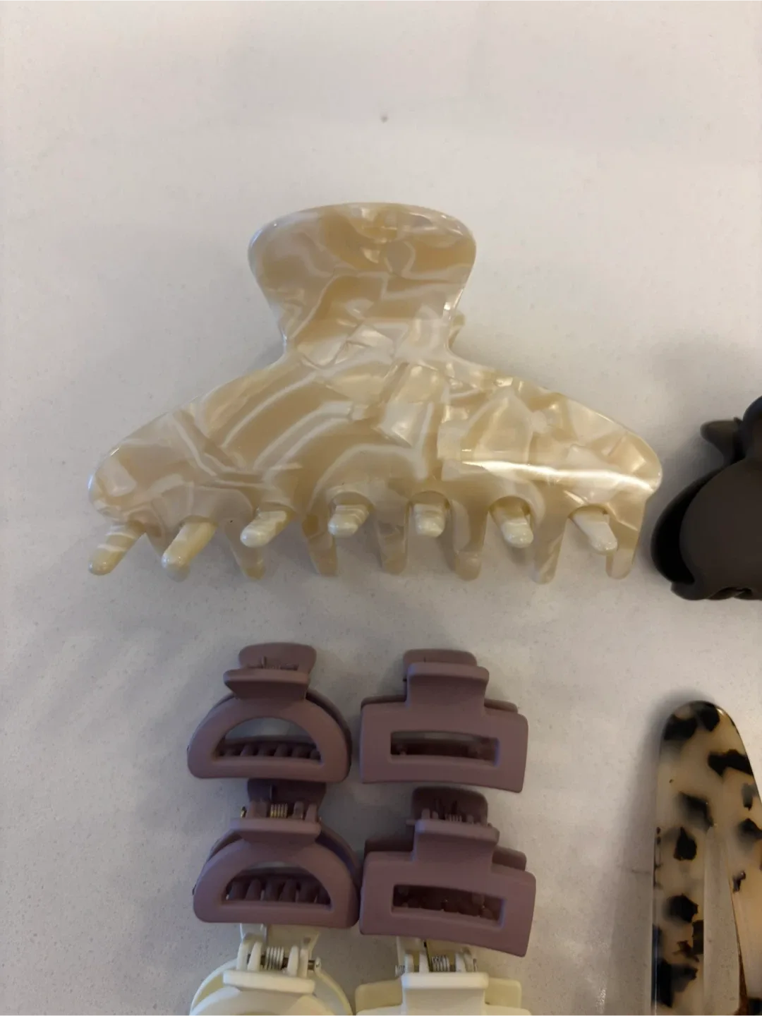 Hair Accessories: Clips, Claw Clip, Elastics, Bobby Pins image indicator(7)