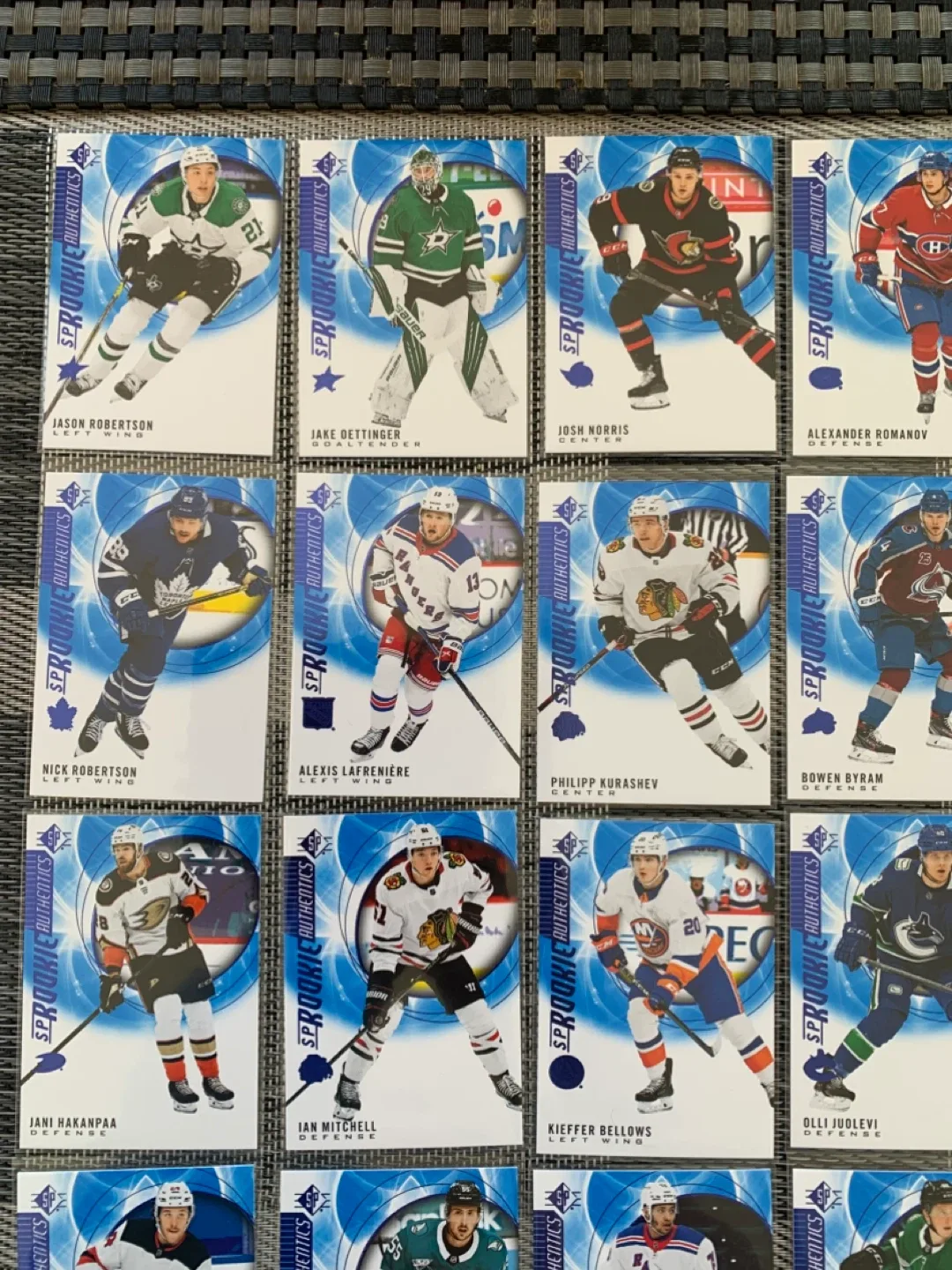 38 (28 Rookie) Hockey Trading Cards 2020-21 SP Authentics image indicator(2)