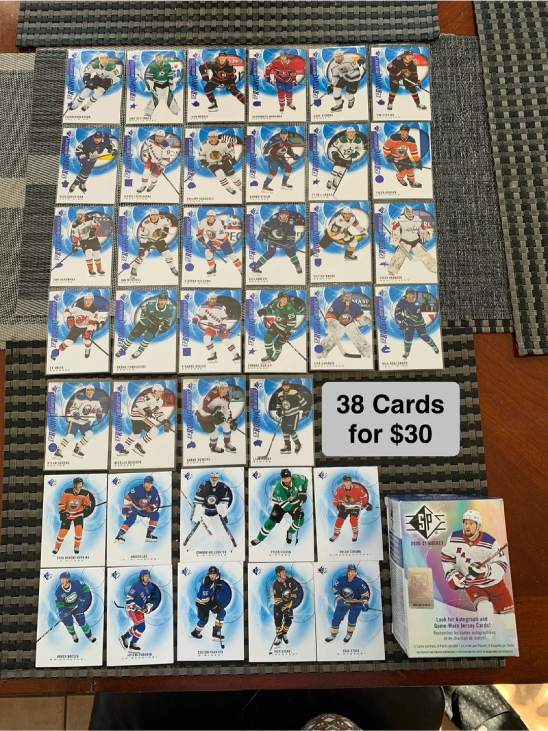 38 (28 Rookie) Hockey Trading Cards 2020-21 SP Authentics thumbnail