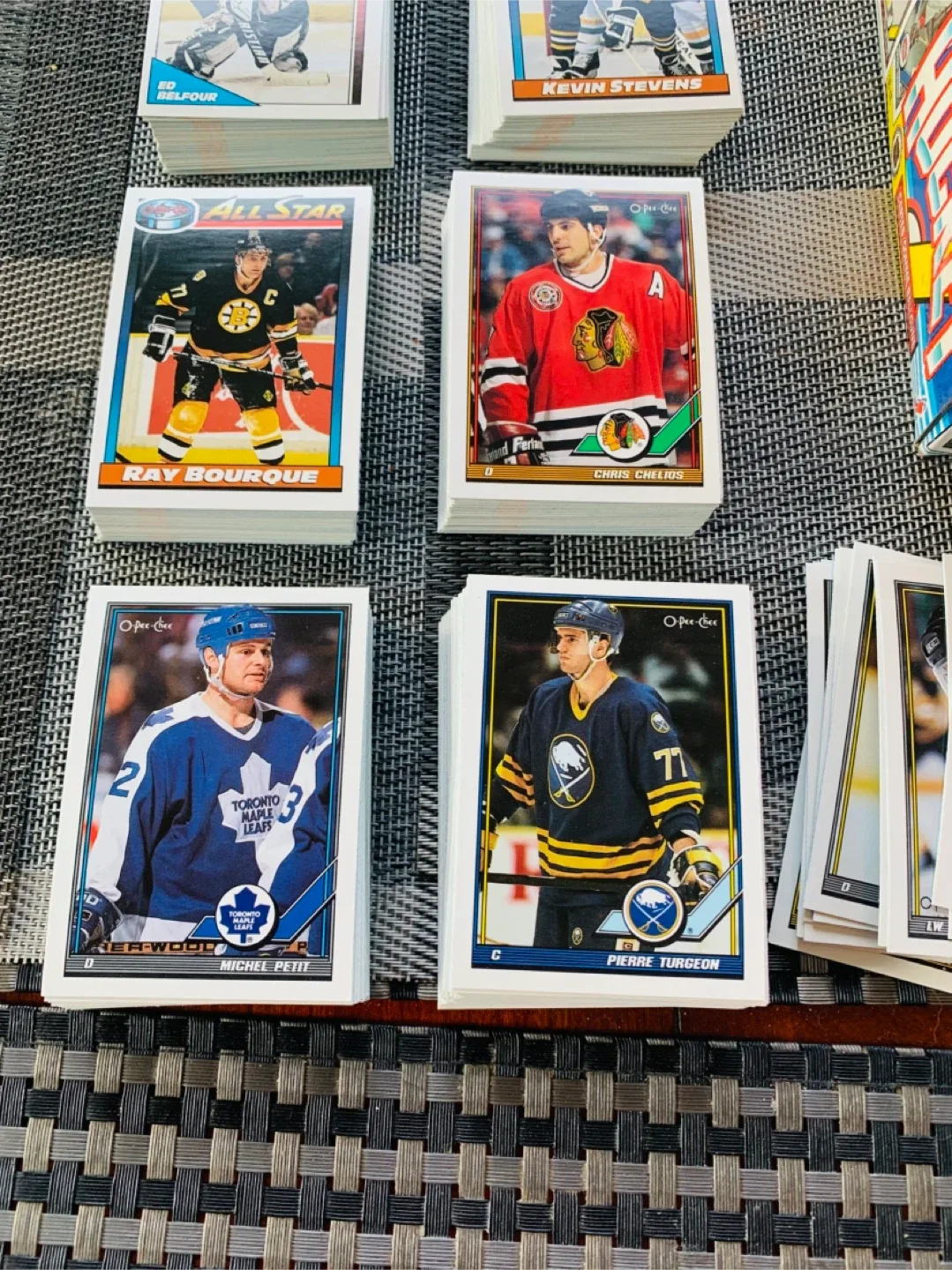 Over 320 Hockey Trading Cards 1991-92 O-Pee-Chee image indicator(5)
