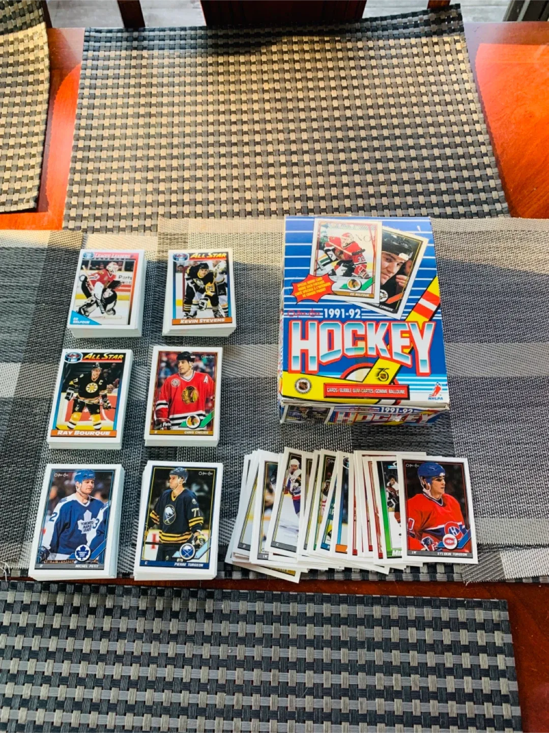 Over 320 Hockey Trading Cards 1991-92 O-Pee-Chee image indicator(2)