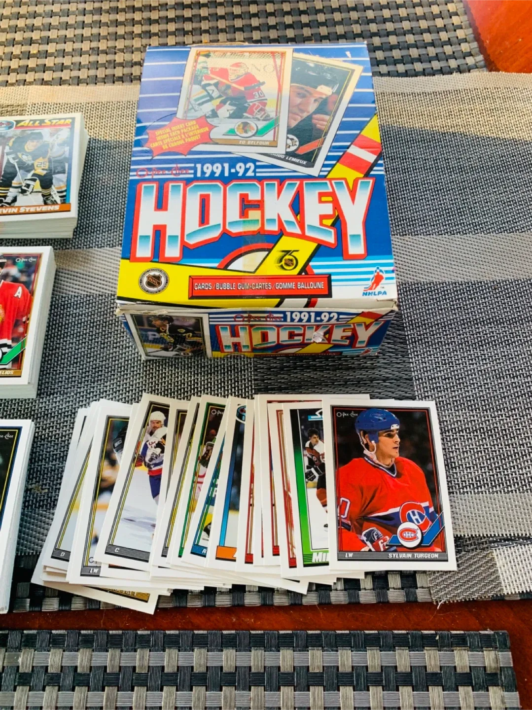 Over 320 Hockey Trading Cards 1991-92 O-Pee-Chee image indicator(6)