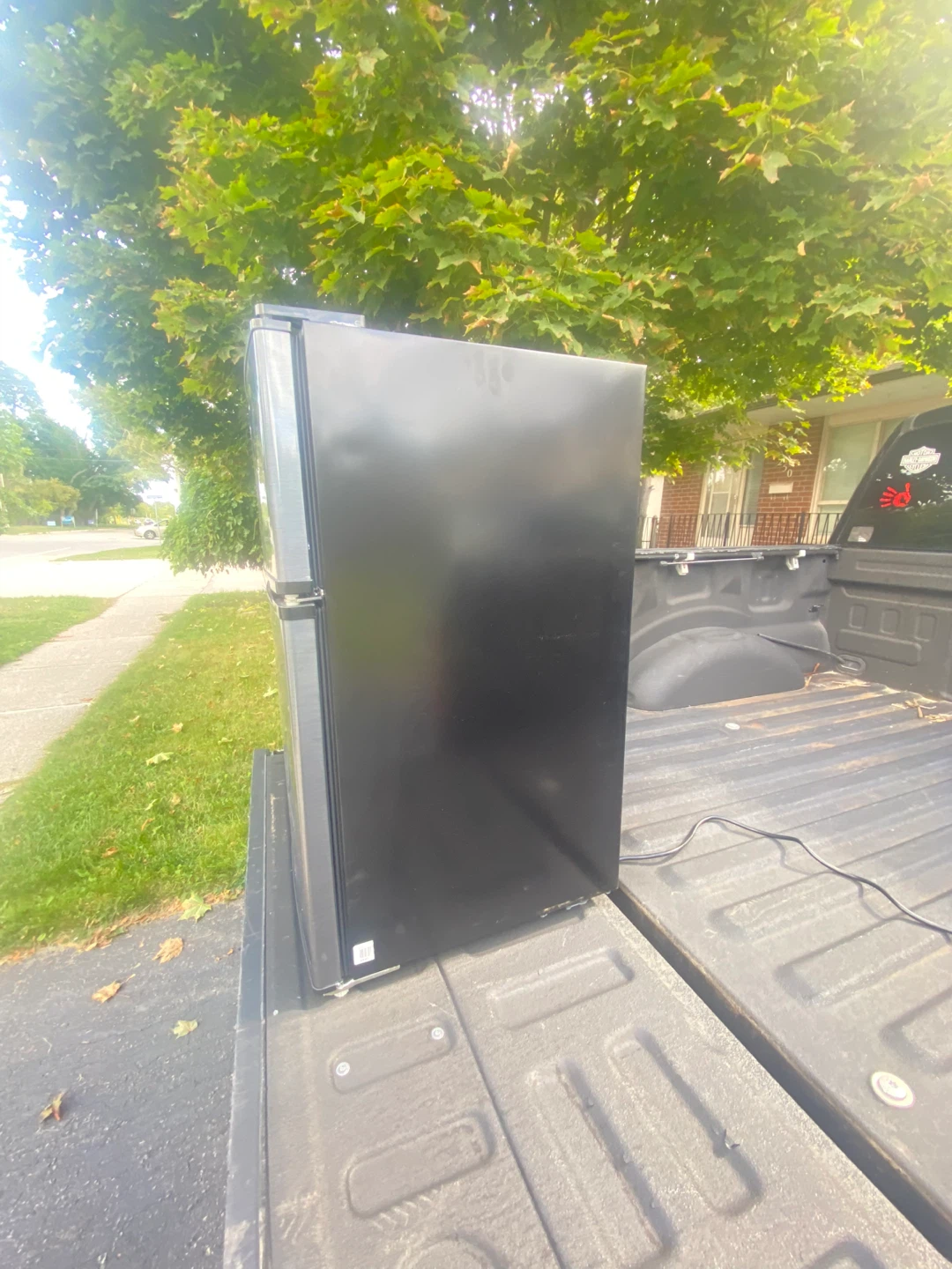 Midea Compact Two-Door Refrigerator - Great Condition! - photo 3