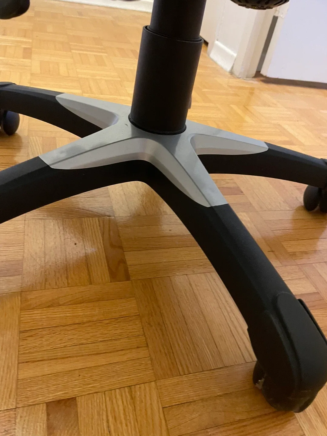 Black Office Chair image indicator(6)