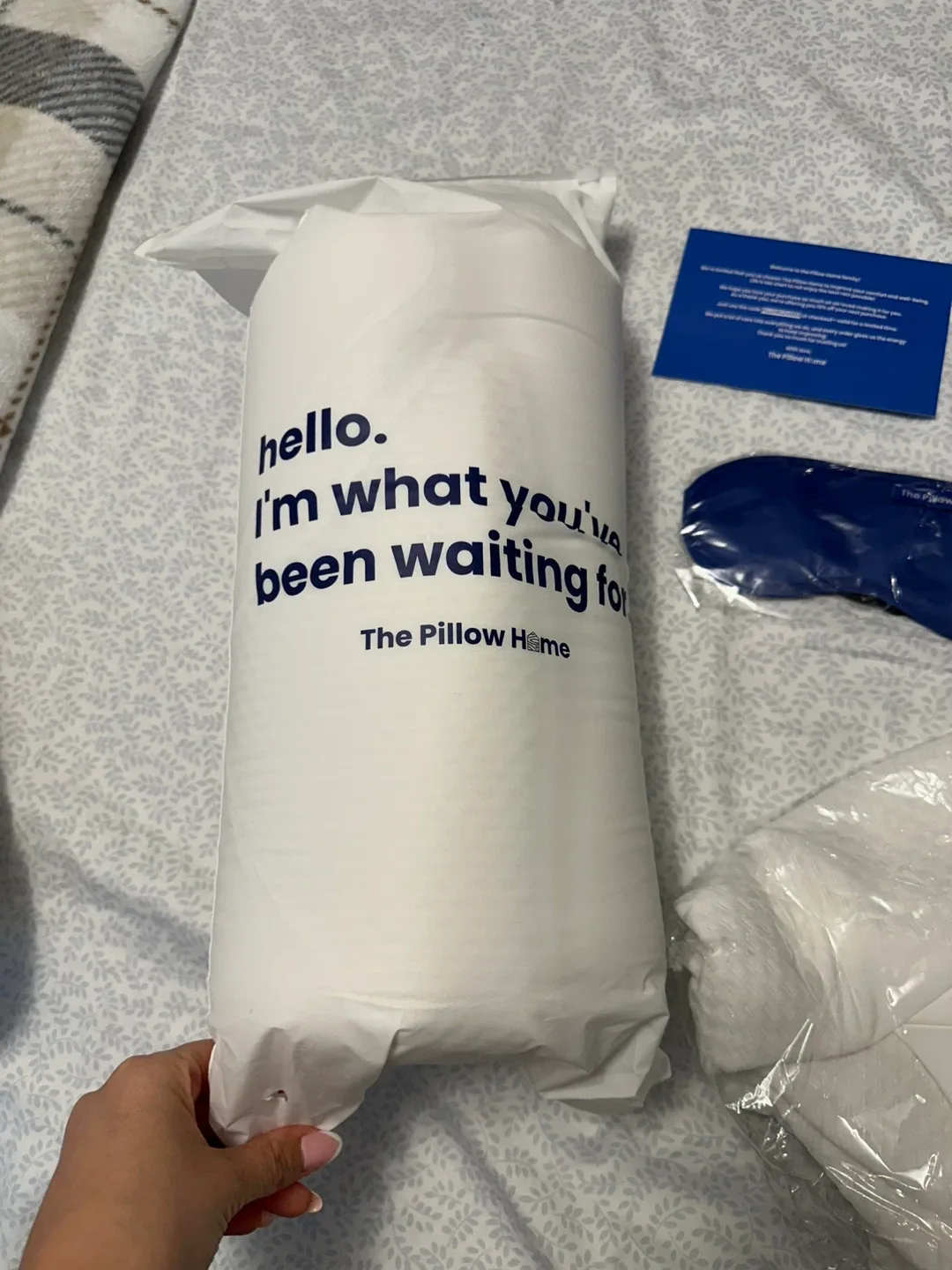 The Pillow Home Cervical Pillow + Sleep Mask image indicator(2)