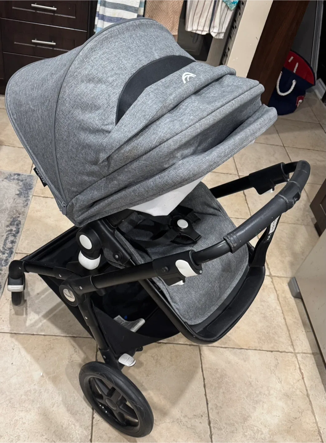 Bugaboo Lynx Stroller - Grey  $500 image indicator(5)