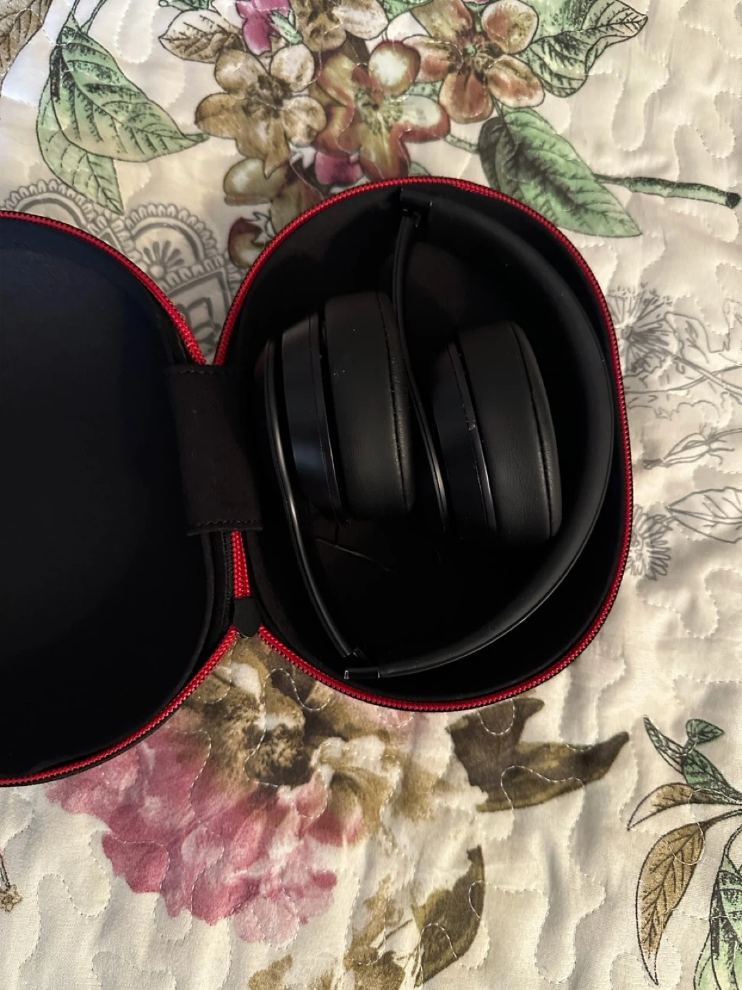 Beats Solo3 Wireless Headphones - Black - photo 2