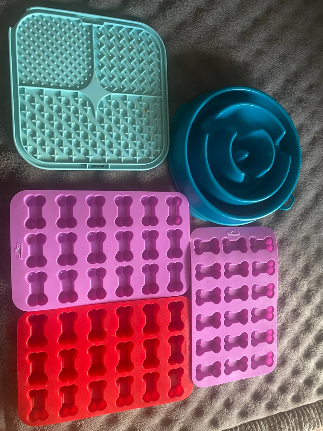 Dog Feeding Set: Lick Mat, Slow Feeder Bowl, Bone Molds