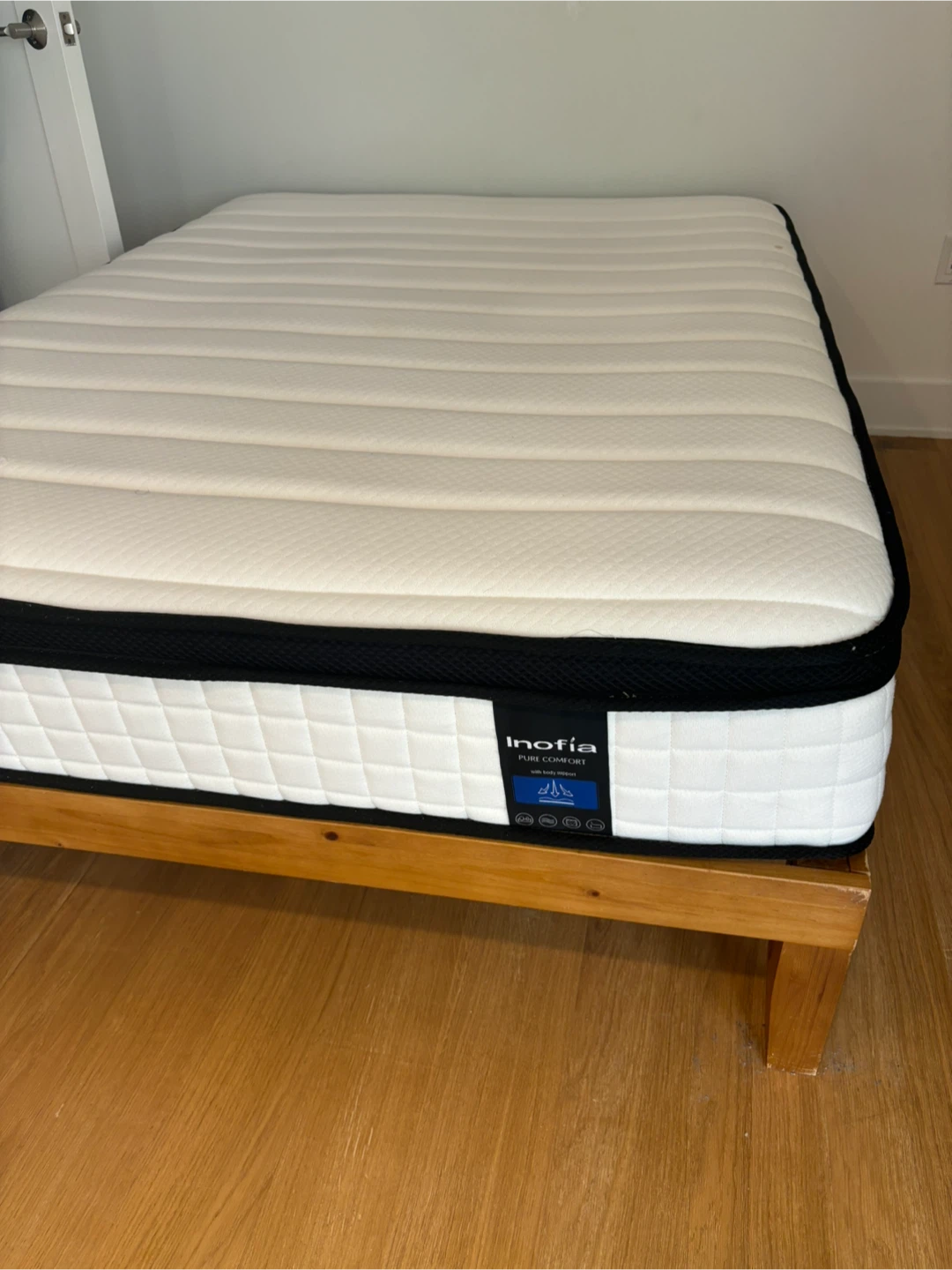 Inofia full size Mattress and zenus bed frame