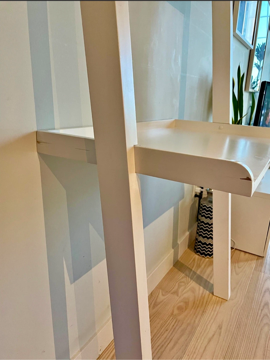 White EQ3 ladder desk - photo 3