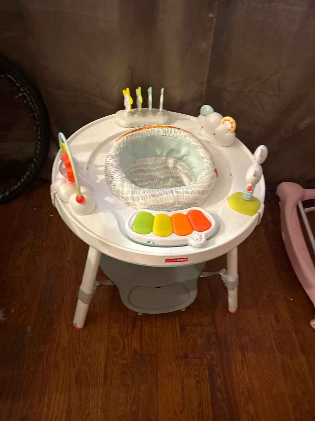 Skip Hop Explore & More Jumpscape Activity Center image indicator(2)