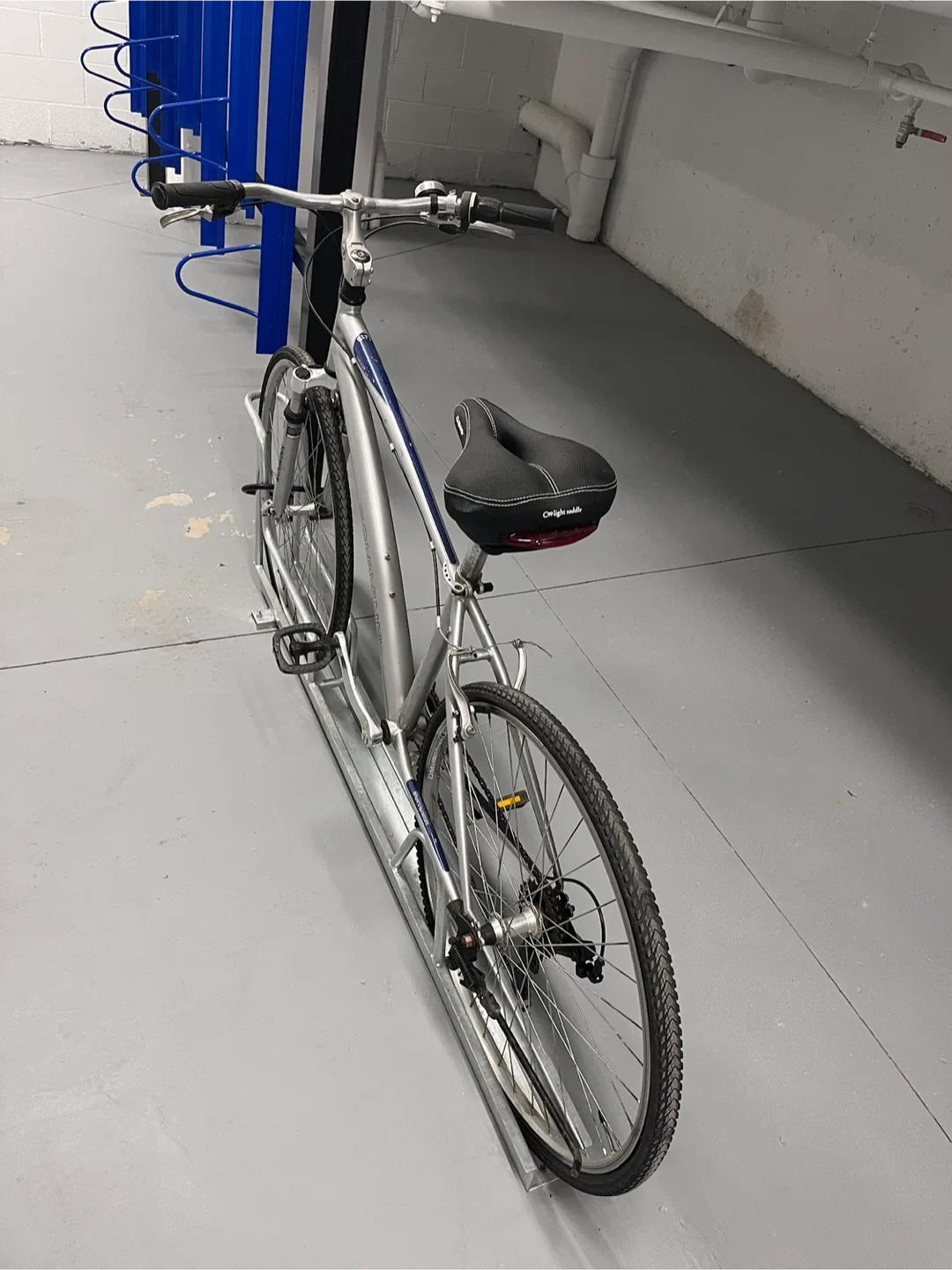 Schwinn Network 2.0 700cc bicycle image indicator(2)