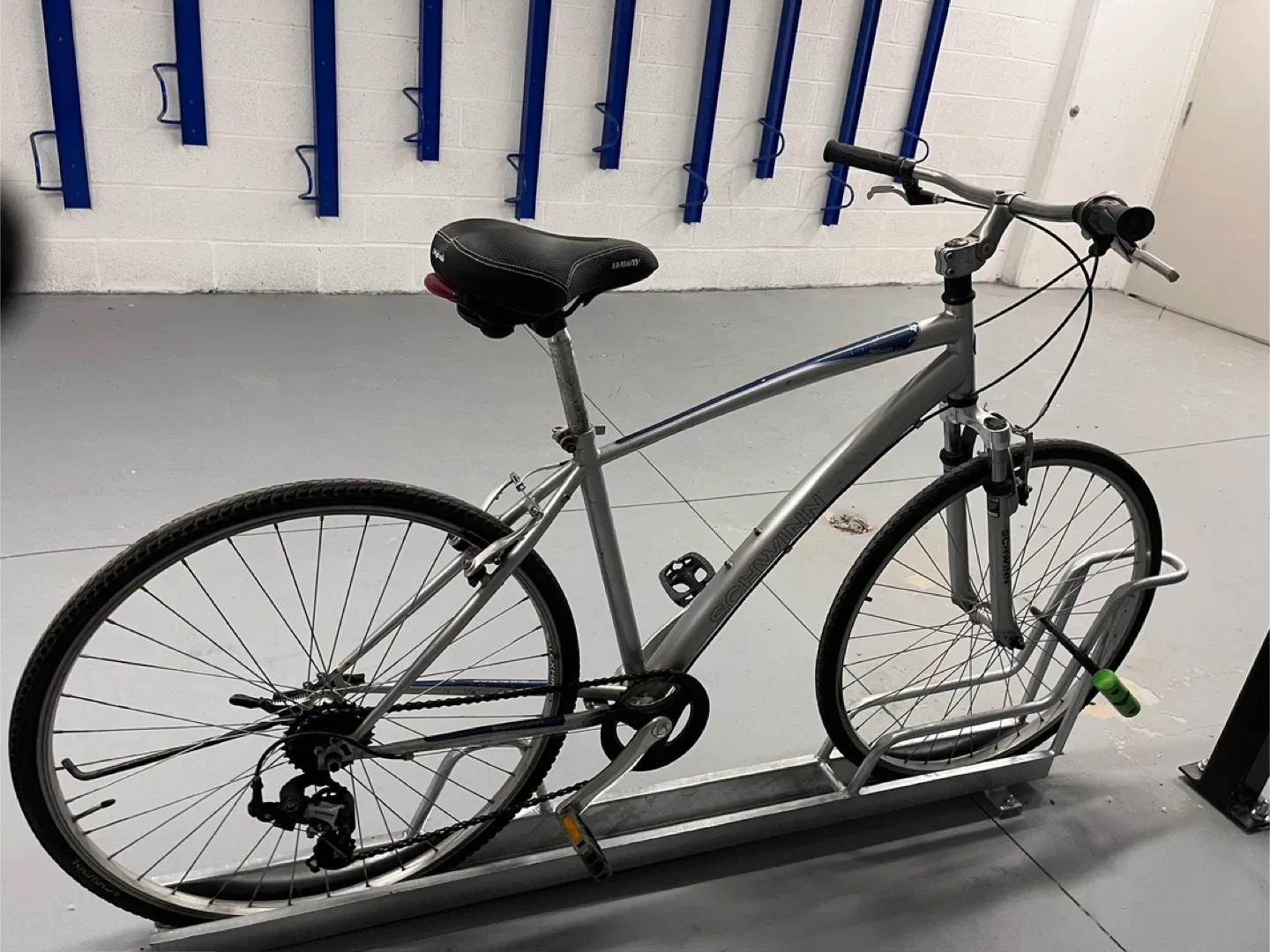 Schwinn Network 2.0 700cc bicycle image indicator(3)