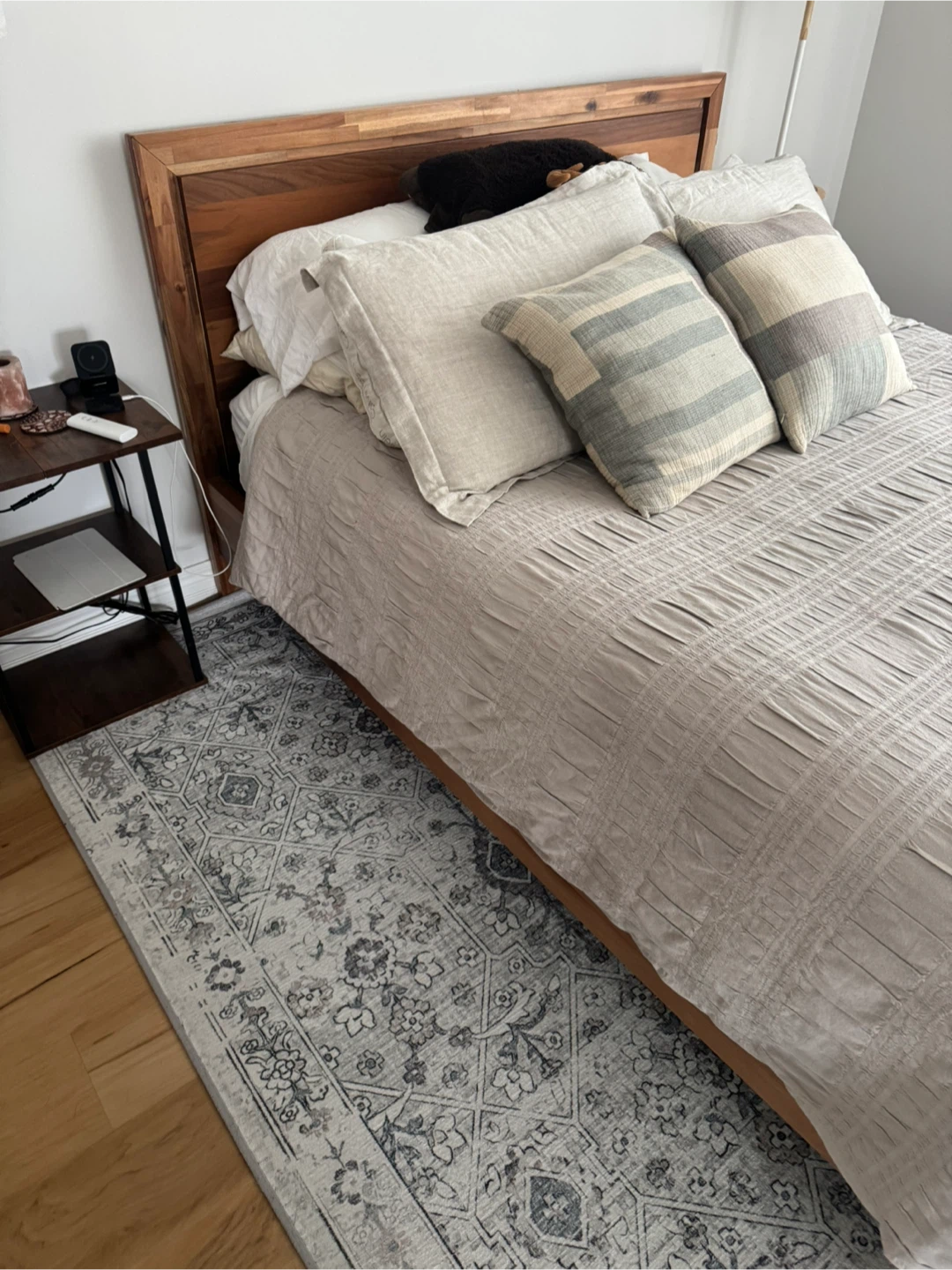 Queen Size Bed Frame - photo 2