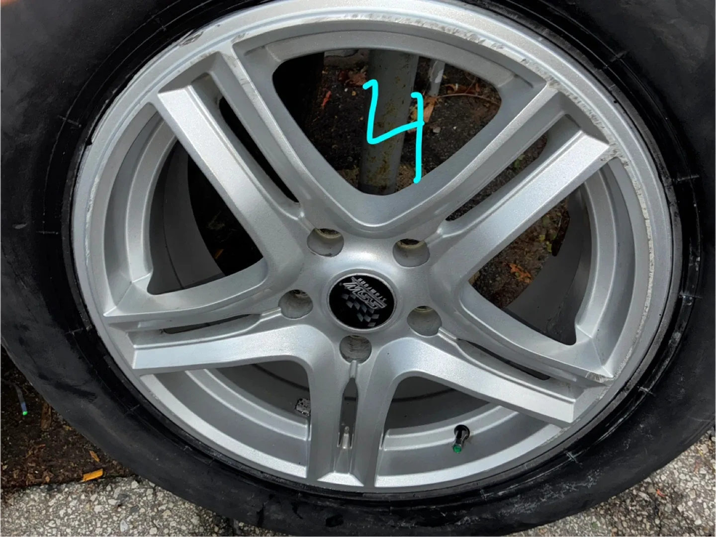 Set of 17 inch Aluminum wheels 17” RIMS image indicator(7)