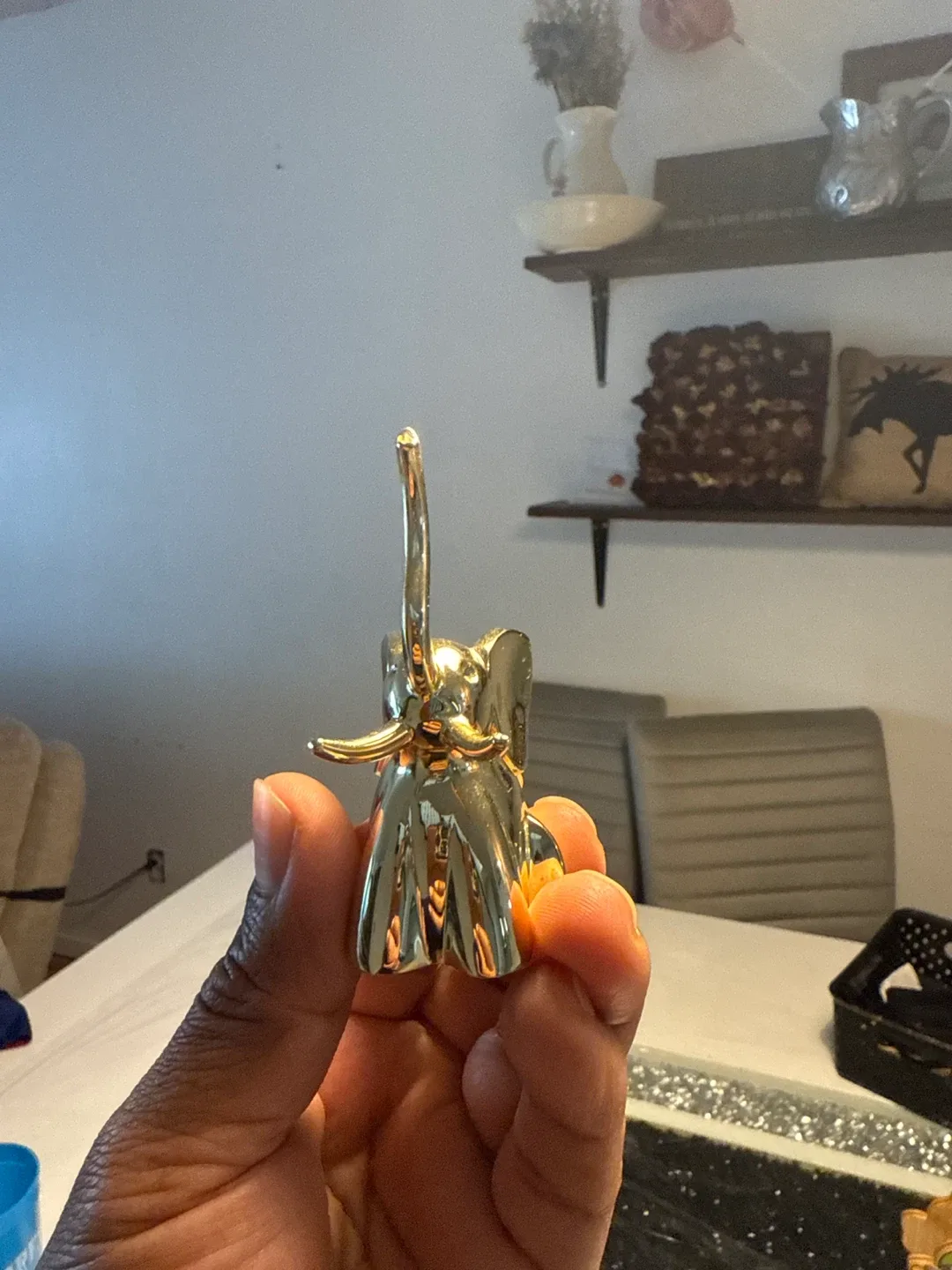 Gold Elephant ring holder Figurine image indicator(3)