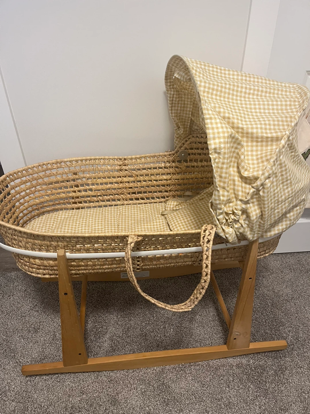Wicker Bassinet with Gingham Canopy - photo 2