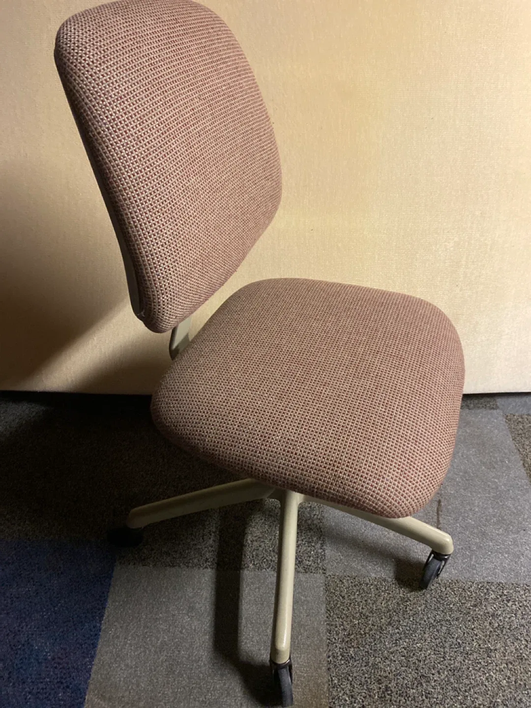 Office Chair 🥕 Used Fabric image indicator(2)