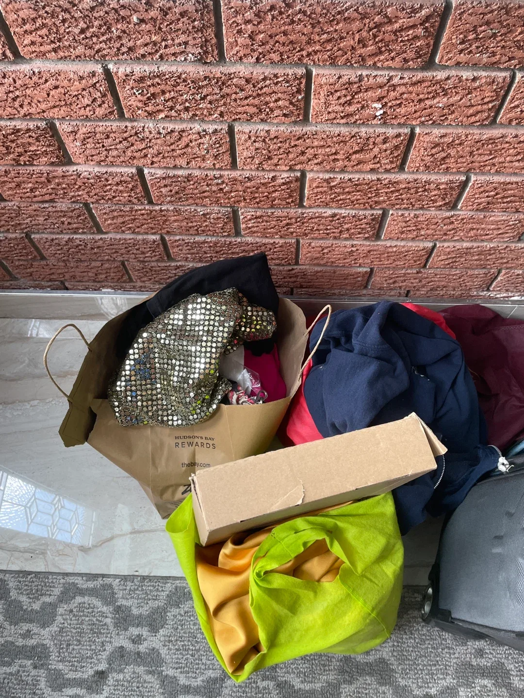 Mixed Clothing Lot thumbnail