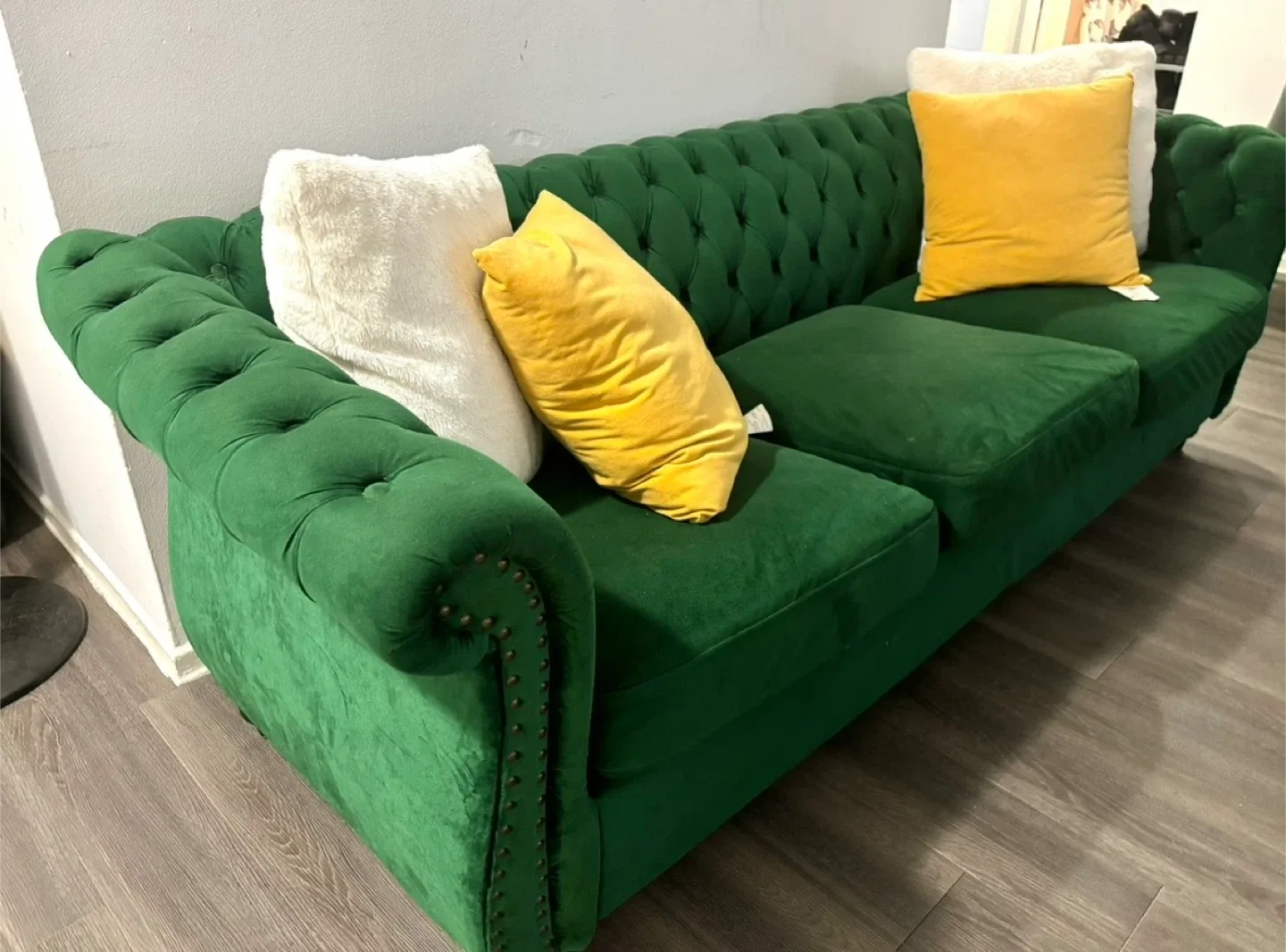 Green Velvet Chesterfield Sofa image indicator(3)