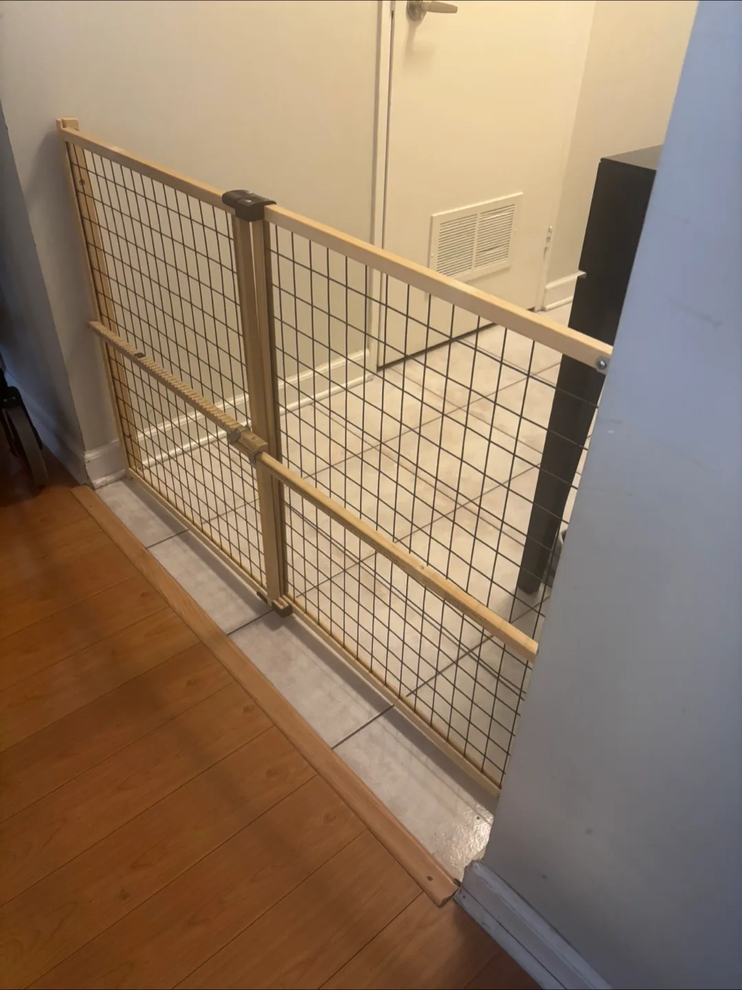 North States Wire Mesh Gate for baby/dog image indicator(3)