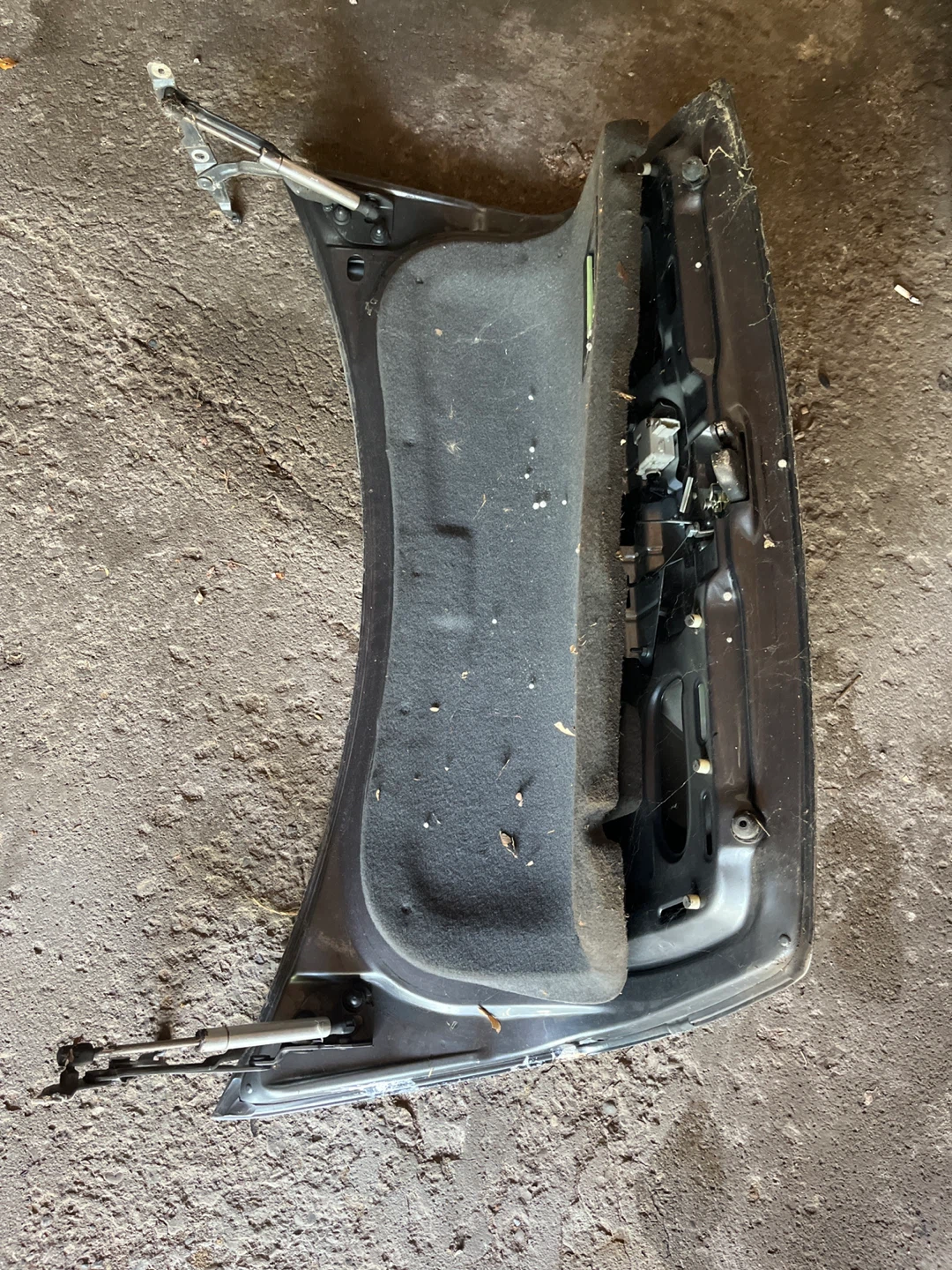 Volkswagen Trunk Hatch - Black - photo 2