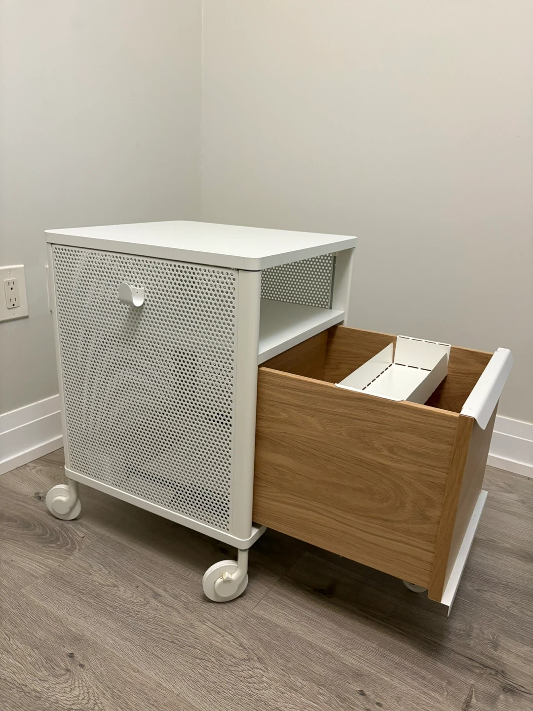 IKEA BEKANT/BEKANT storage unit on casters - photo 2