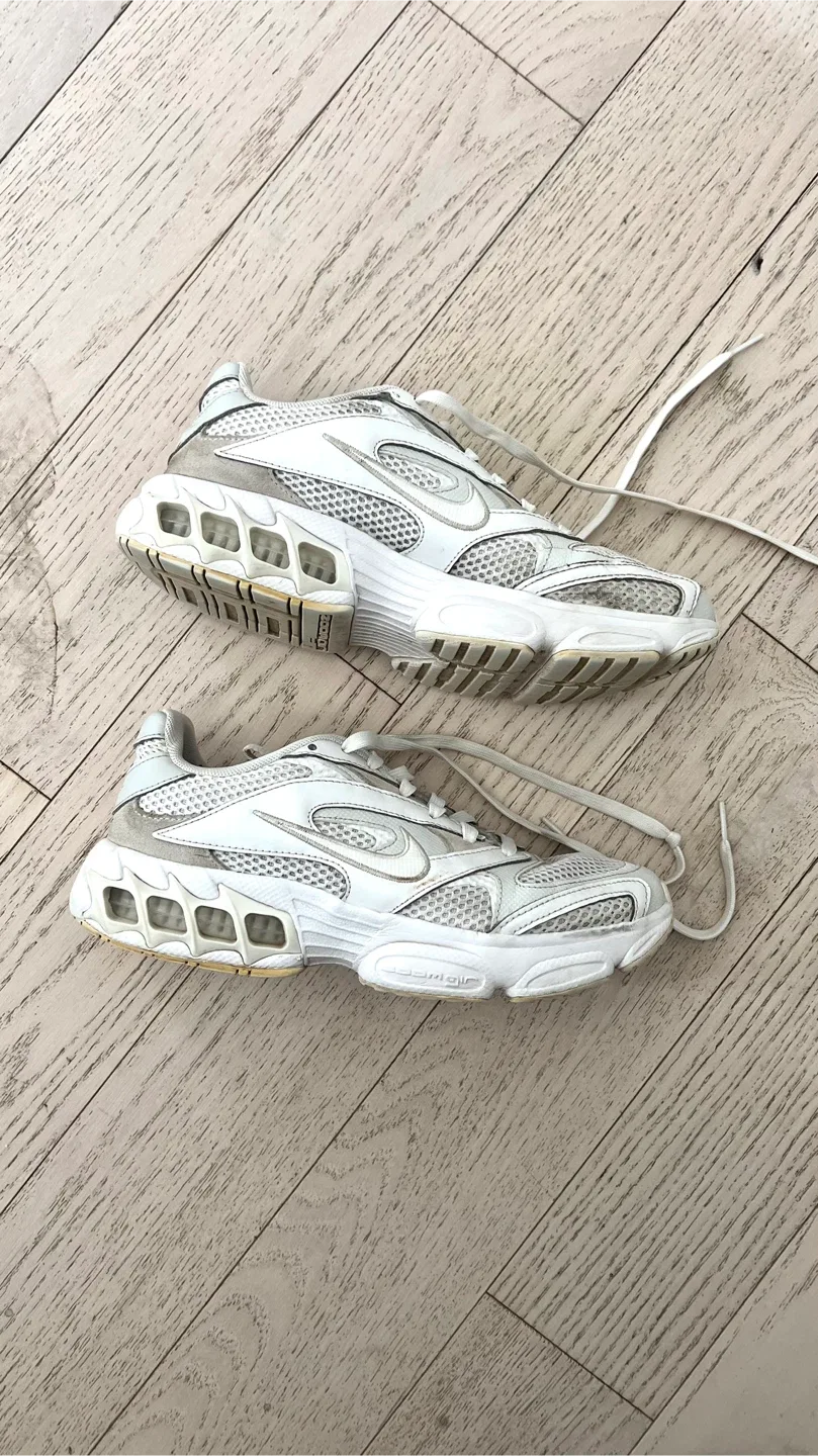 Nike Women’s Zoom Air Sneakers - size 8.5 thumbnail