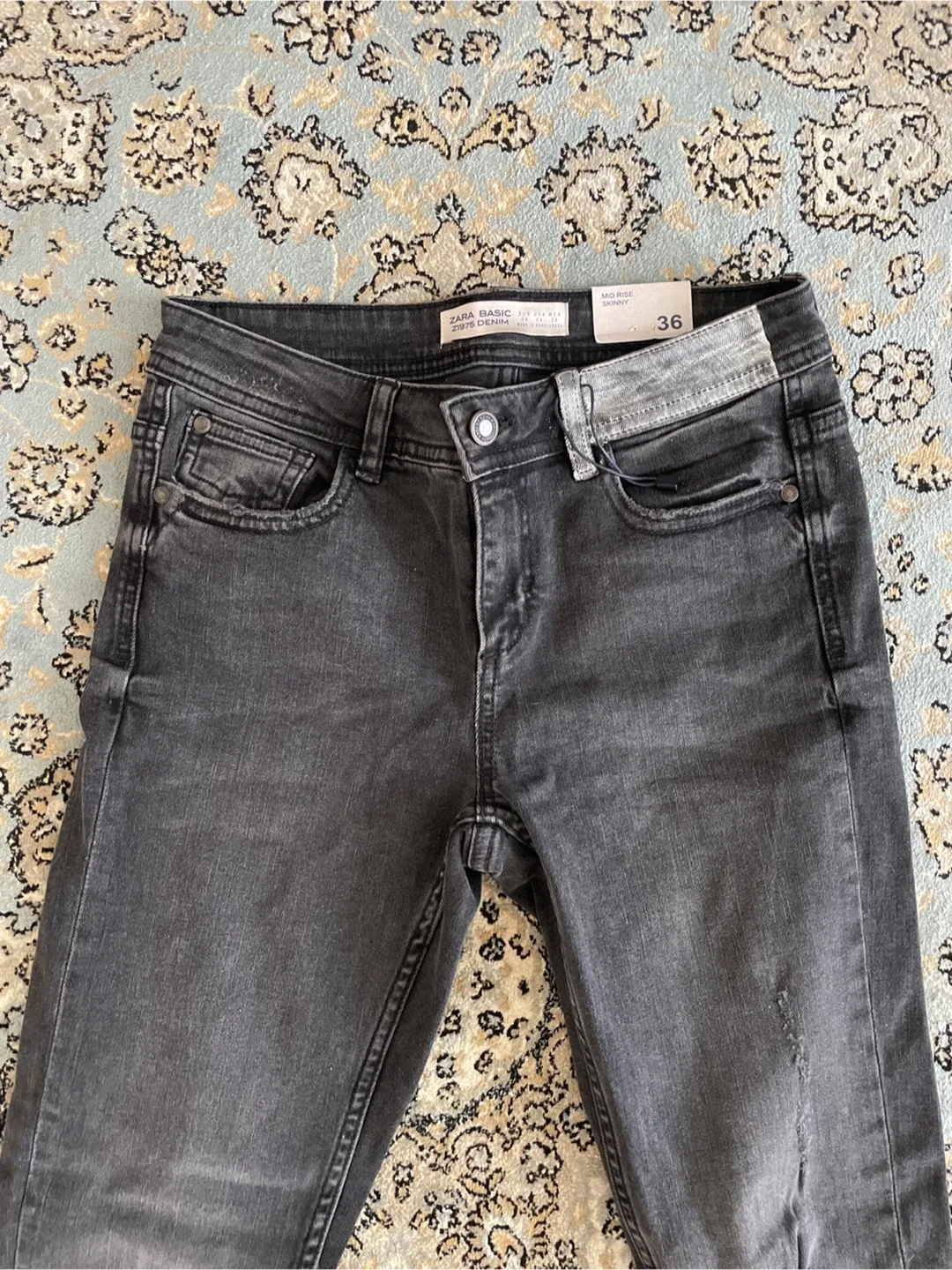 NWT Zara Basic Z1975 Denim Mid Rise Skinny Jeans - Size 36 image indicator(2)