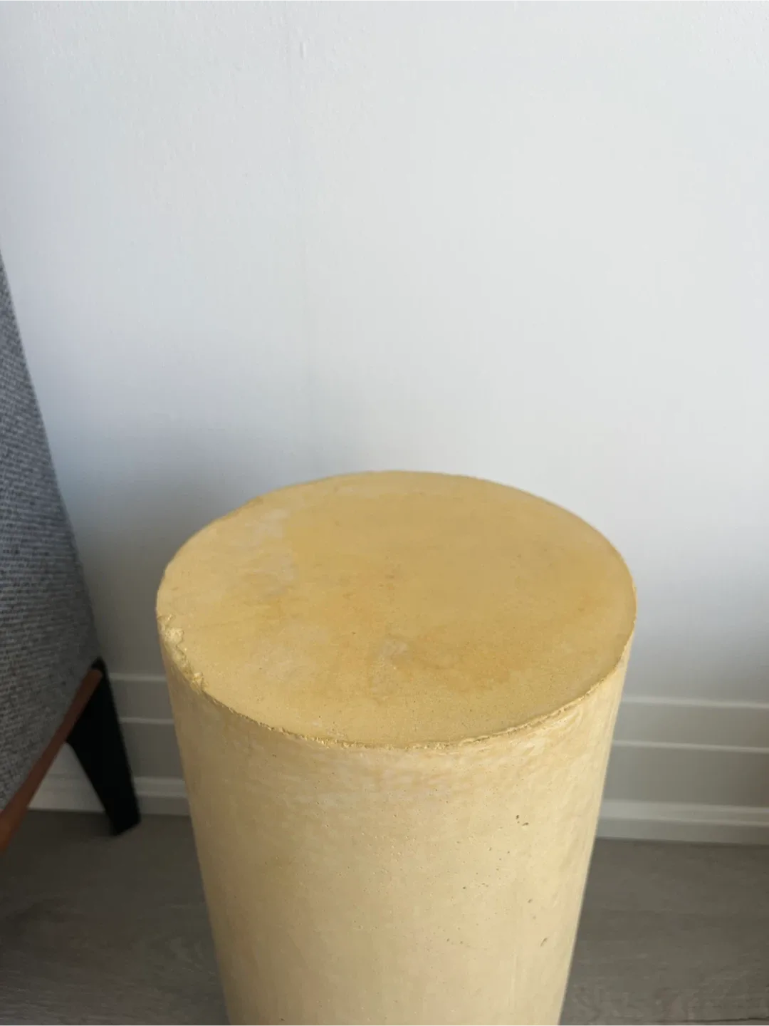Solid Concrete Side Table / Column in Pastel image indicator(4)