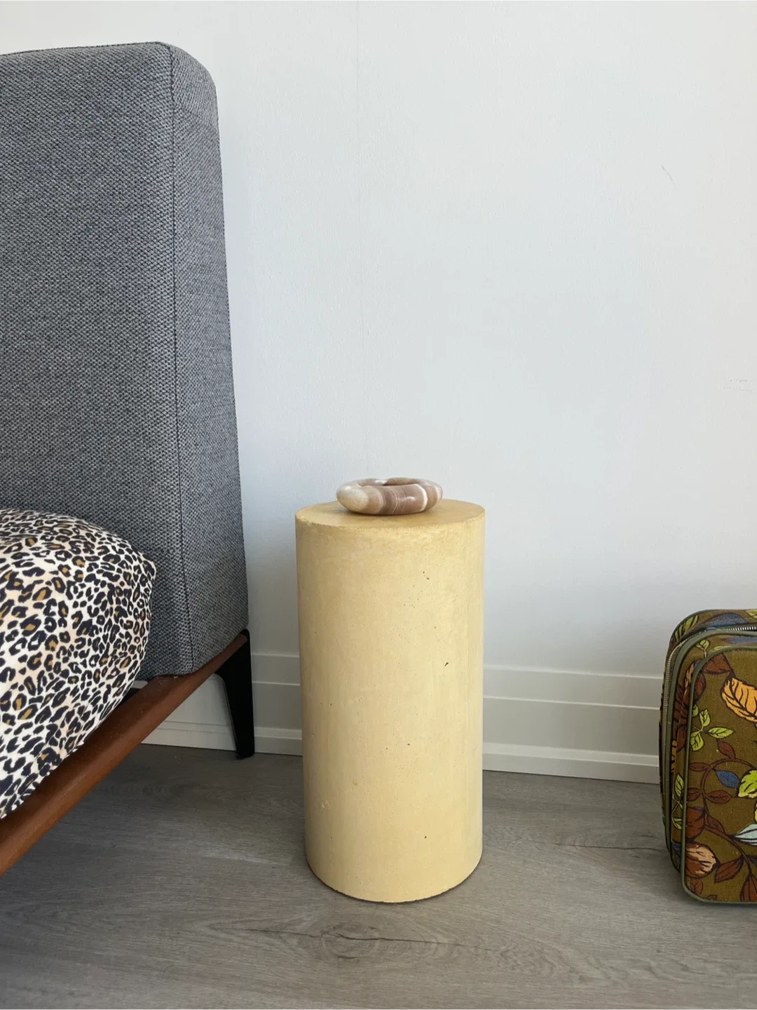 Solid Concrete Side Table / Column in Pastel image indicator(6)