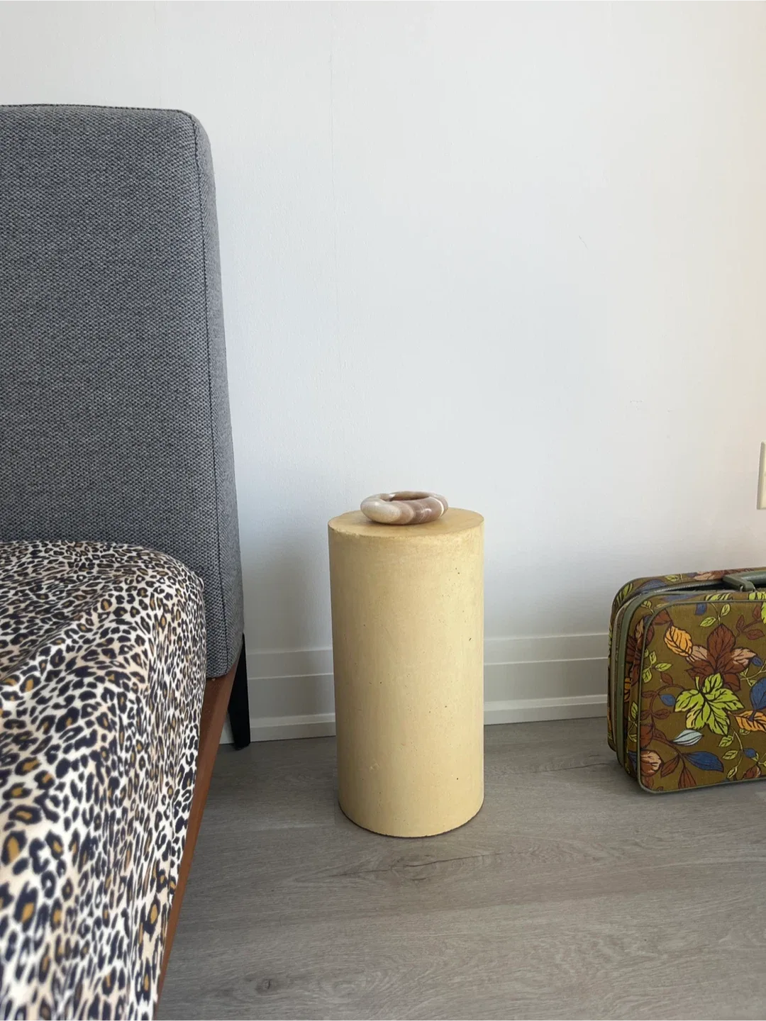 Solid Concrete Side Table / Column in Pastel image indicator(8)