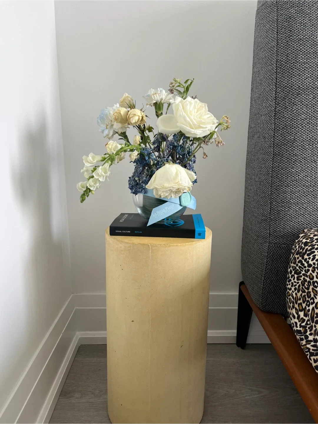 Solid Concrete Side Table / Column in Pastel image indicator(10)