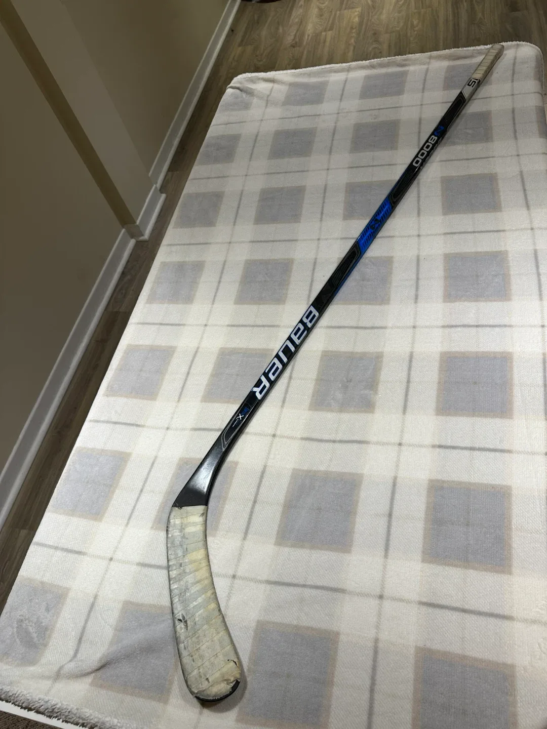 Bauer X8000 Hockey Stick thumbnail