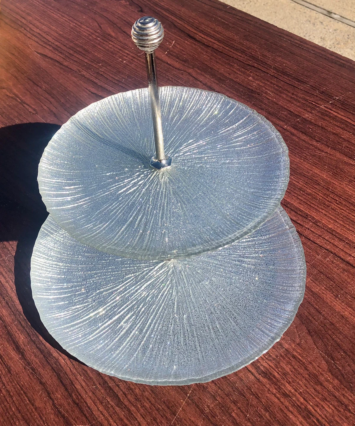 2-Tier Glass Serving Stand