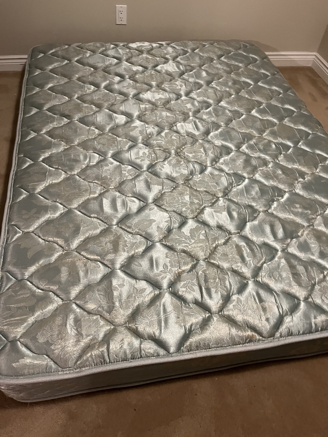 Used Mattress - Good Condition - photo 2