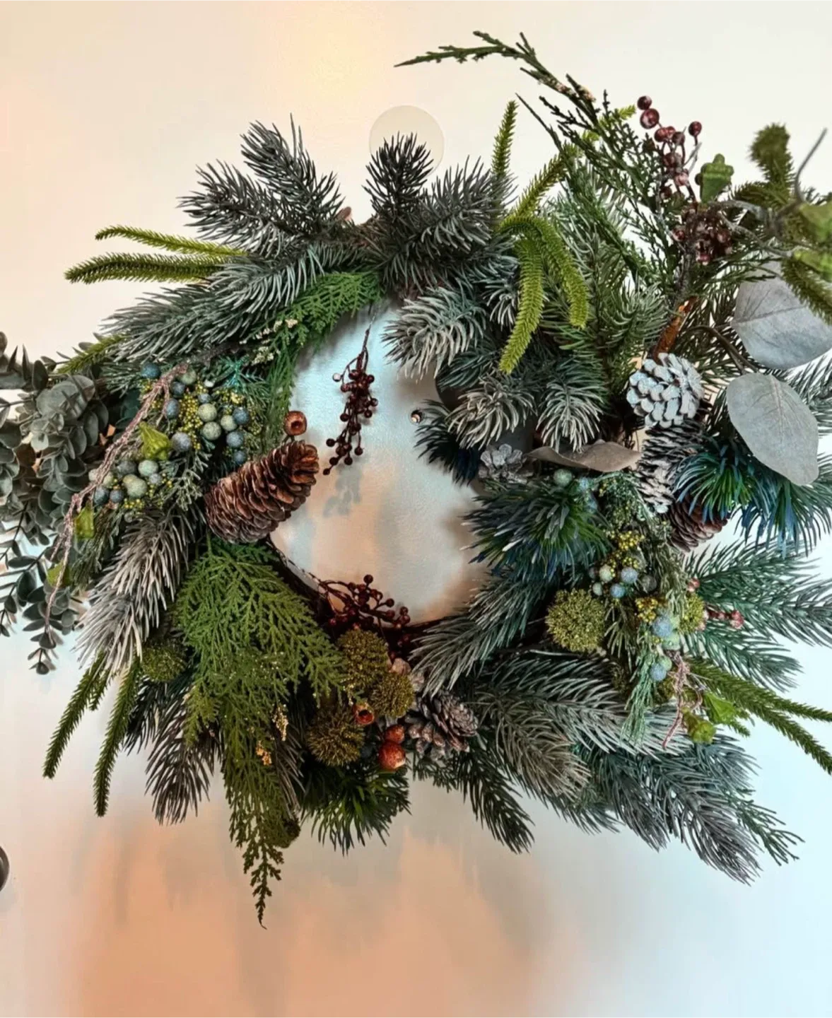Festive Holiday Wreath thumbnail