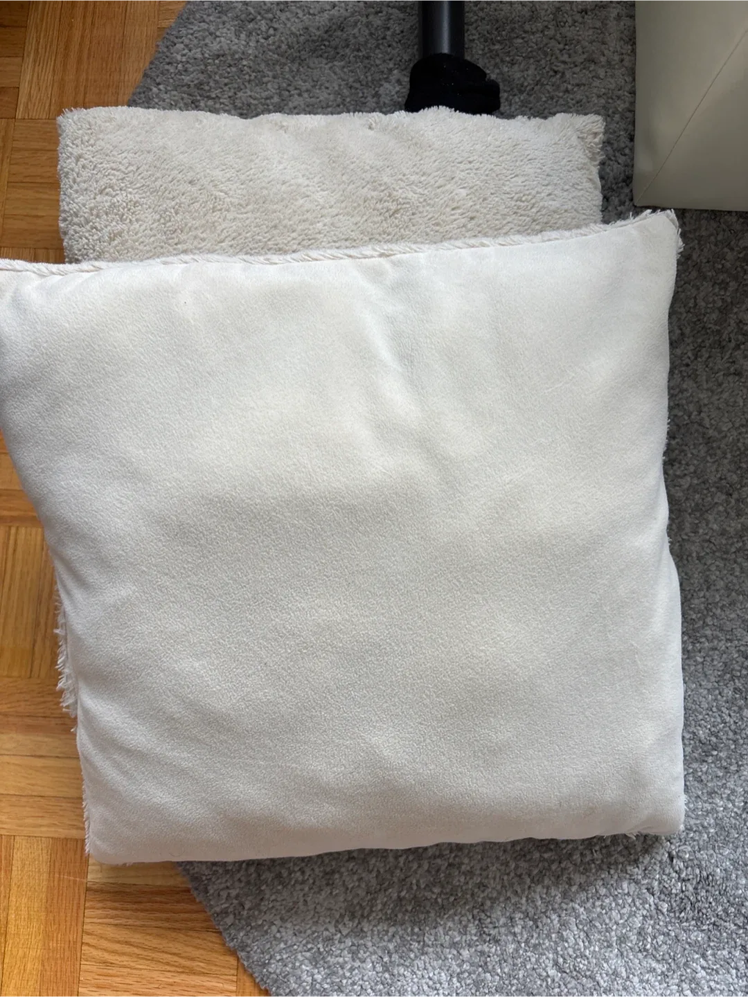 Fluffy Throw Pillows - Set of 2 image indicator(2)
