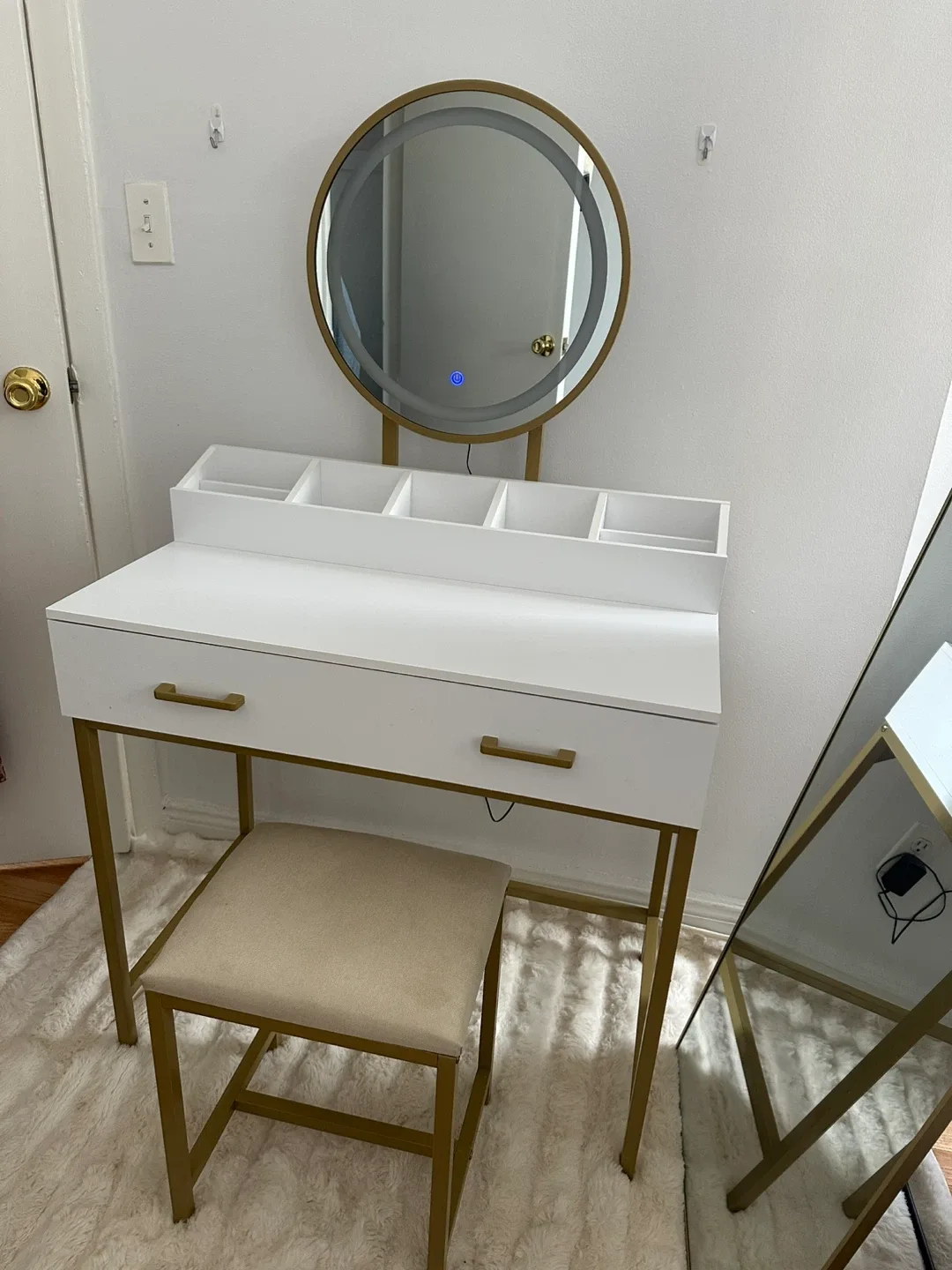 White & Gold Vanity Table with Lighted Mirror image indicator(2)