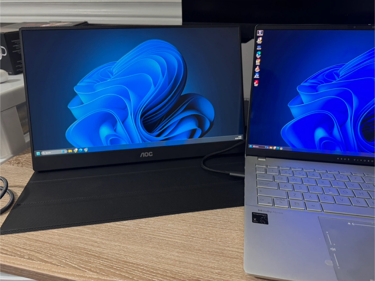AOC 16T10 15.6" Portable Monitor