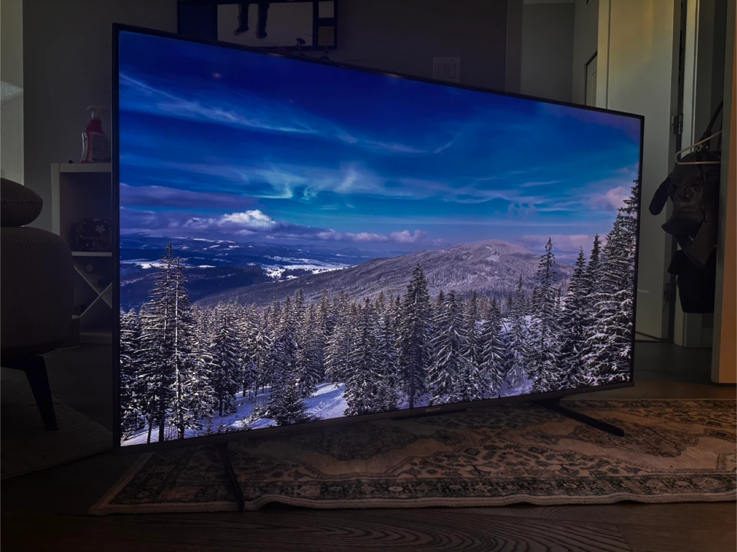 *MOVING* Hisense TV (includes 2 years warranty with a box)