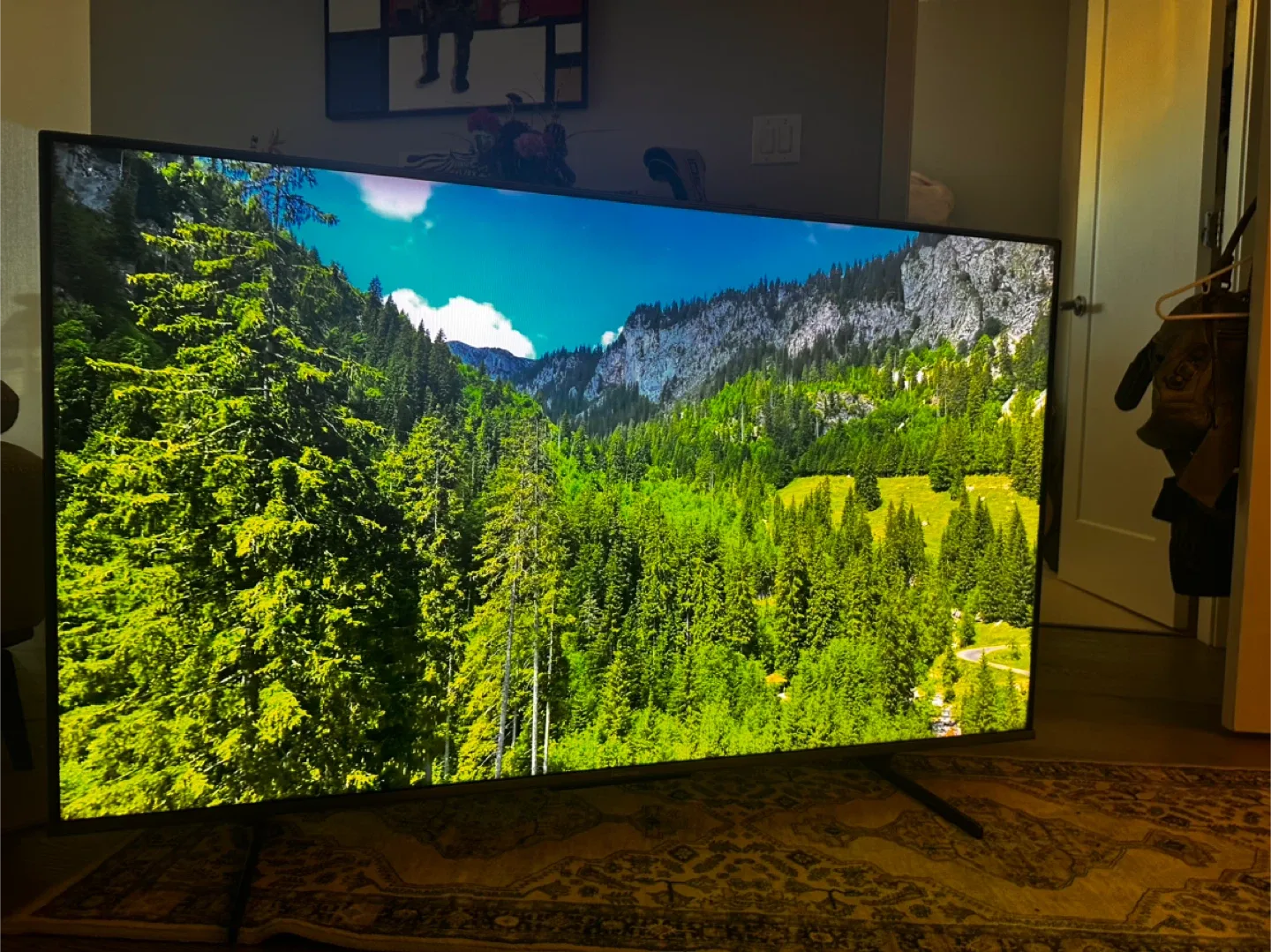 *MOVING* Hisense TV (includes 2 years warranty with a box) image indicator(3)