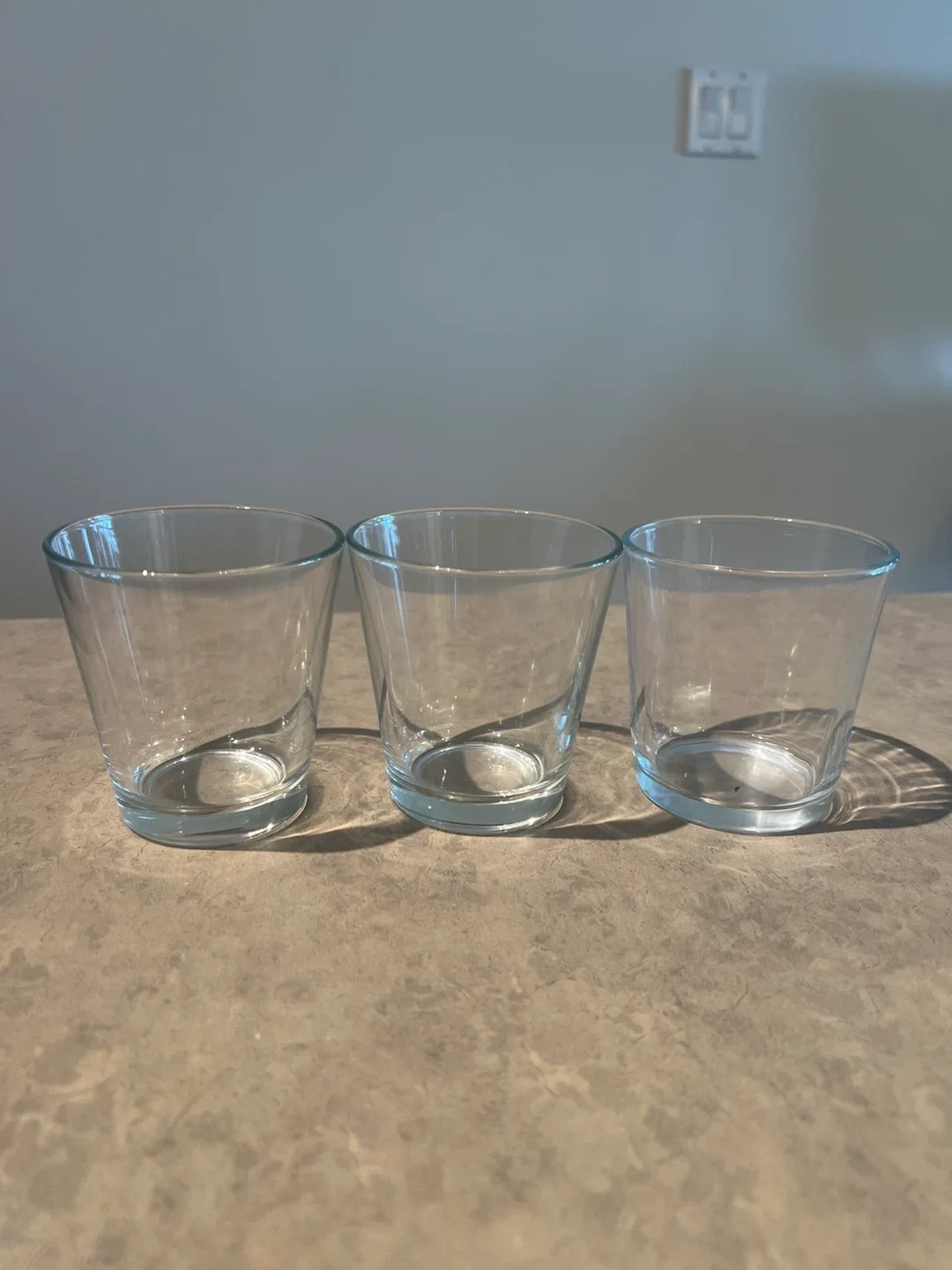 Set of 3 Clear Drinking Glasses thumbnail