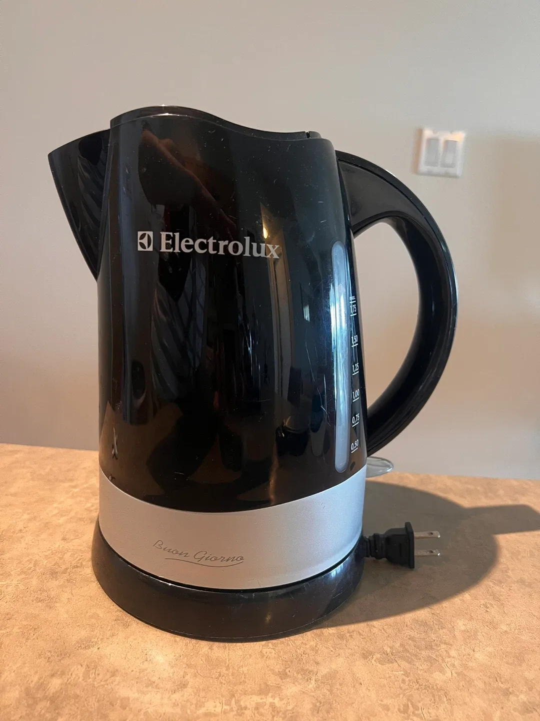 Electrolux Electric Kettle - Black thumbnail