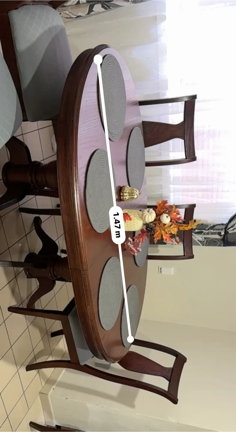 Oval Dining Table with Chairs image indicator(3)