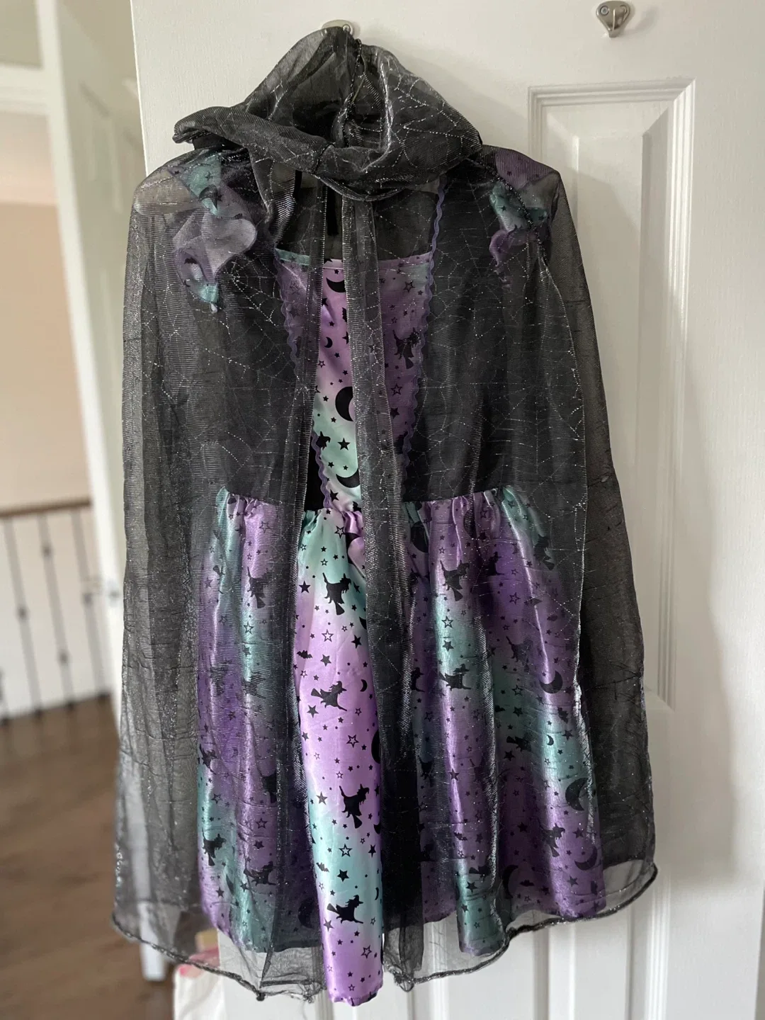 Holloween Costumes, Size 7-9 Years thumbnail