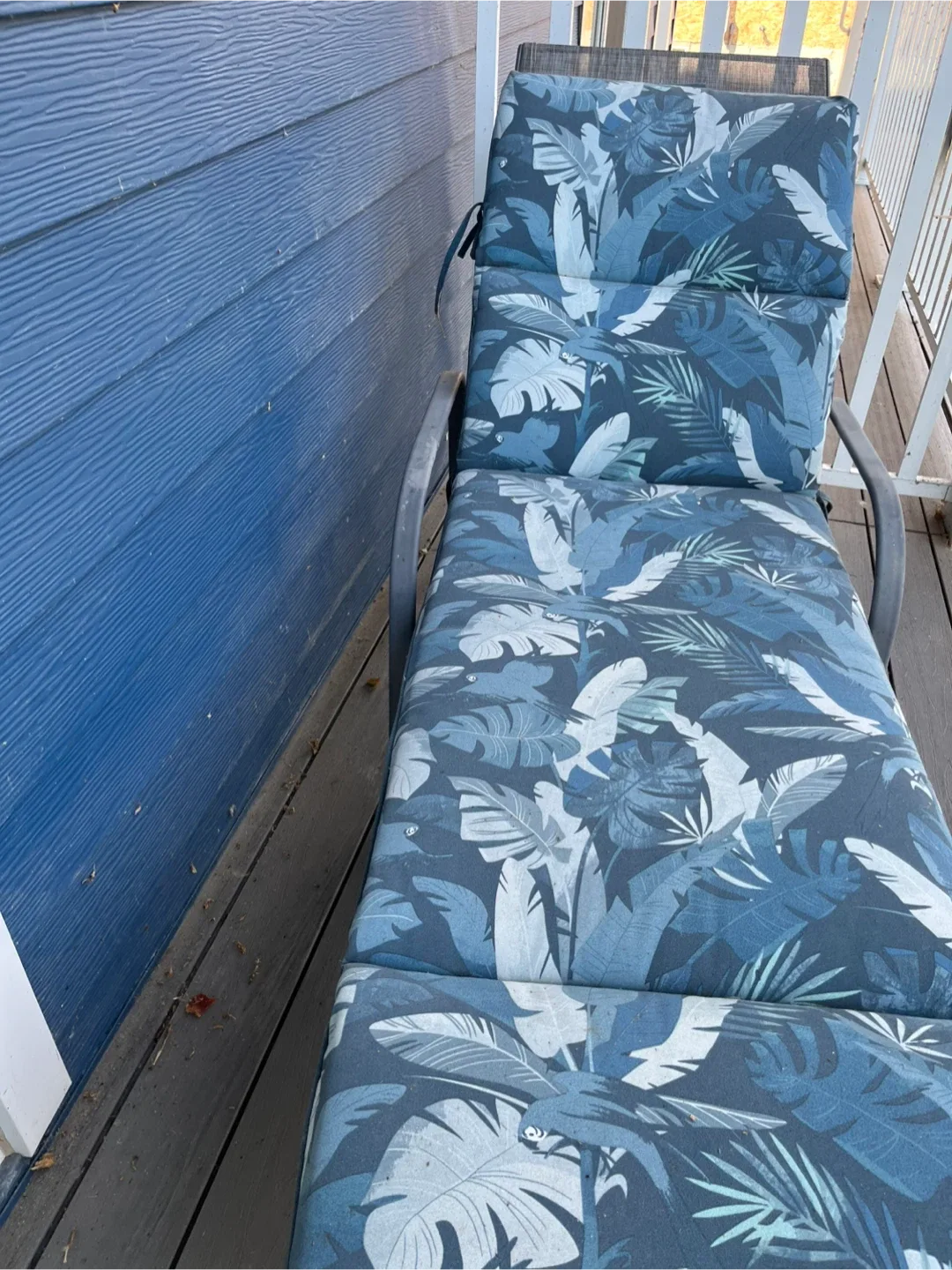 Outdoor Chaise Lounge Chair with Blue Leaf Pattern image indicator(2)