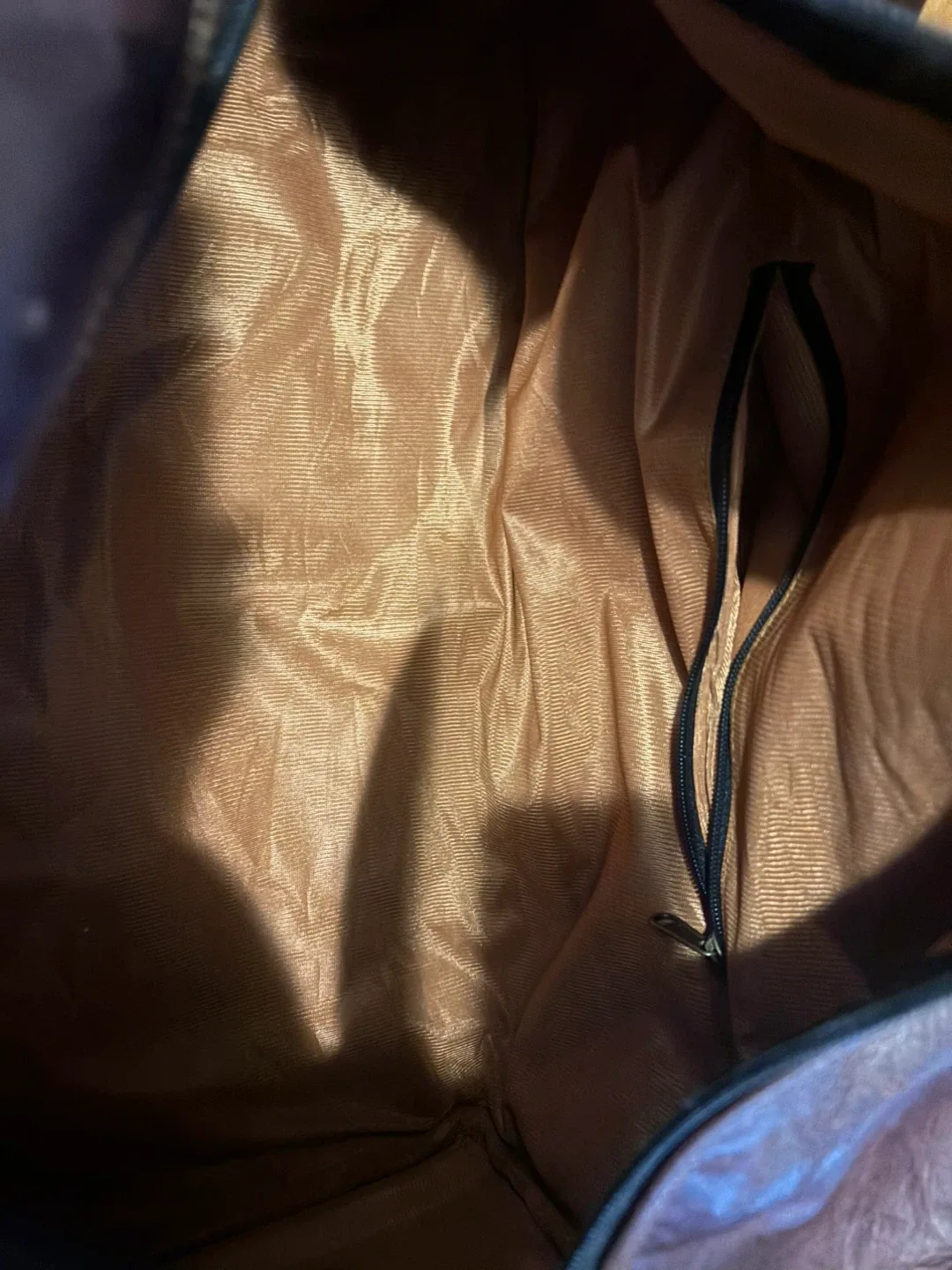 Large Genuine Leather Duffel Bag image indicator(5)