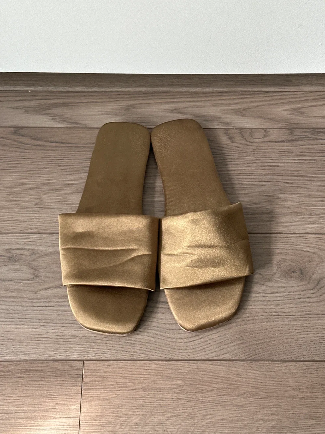 Amber coloured Slides - Size 8 image indicator(3)