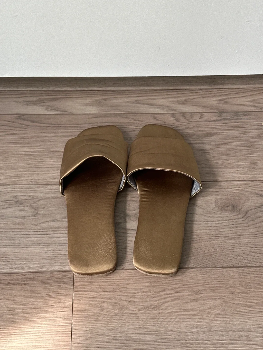 Amber coloured Slides - Size 8 image indicator(2)